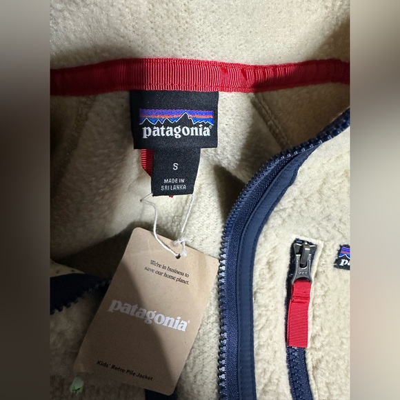 Patagonia Retro Pile Khaki Boys Fleece Jacket - Picture 5 of 5